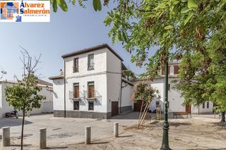 Haus  Plaza de los ortegas. Gran casa histórica con patio central, terrazas y cochera en ple