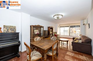Location Appartement  Calle camino de ronda. Magnífico piso en una situacion sensacional junto recogidas, par