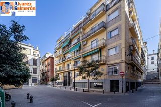 Pis a San Matías - Realejo. Piso en placeta lavadero, en pleno centro de granada