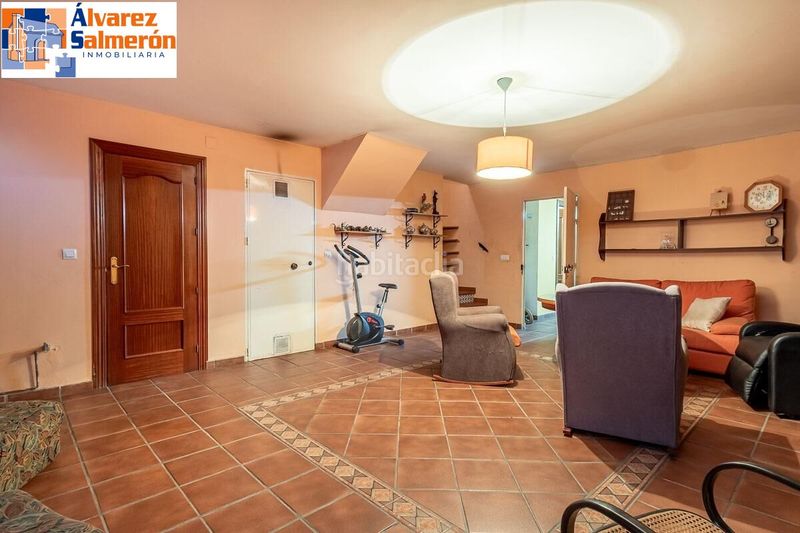 Foto e15065aa-4b1e-4f8c-85d6-9f88f4296131. Casa amb calefacció aparcament piscina a Ogíjares