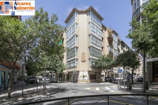 Pis  Calle de pedro antonio de alarcón. Exclusivo piso de 253 m2 en granada centro  2.800 mes de rentabi