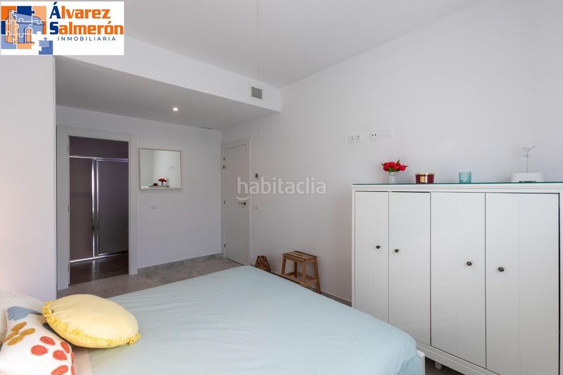 Foto 00bdfd45-6b62-4485-82e9-3c88e3001378. Àtic amb aparcament piscina a Salobreña costa Salobreña
