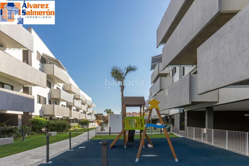 Foto 03b124c8-ff61-4681-b6f7-547b7b8907fc. Àtic amb aparcament piscina a Salobreña costa Salobreña