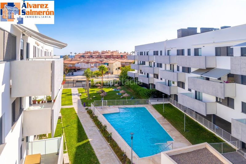 Foto bfc5fd43-98df-4427-afd5-59e0391fa327. Àtic amb aparcament piscina a Salobreña costa Salobreña