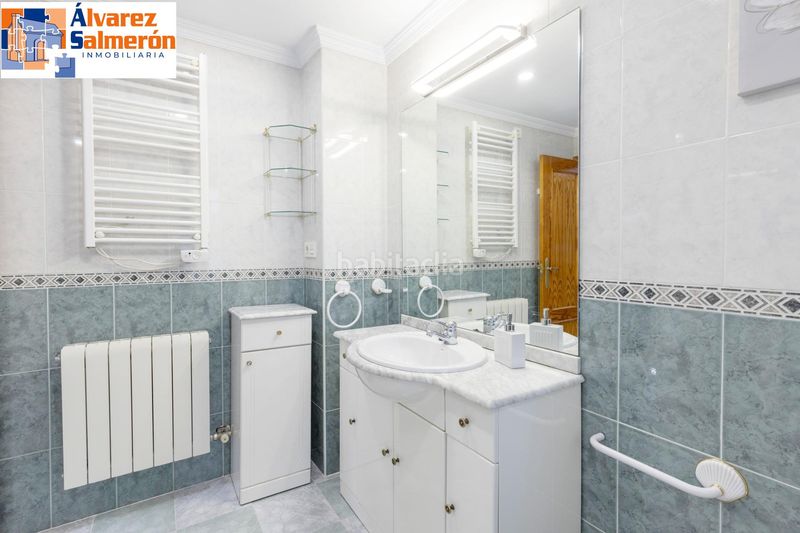Foto e447044d-ce2e-42a2-8c7c-b376db58d62e. Casa adossada amb calefacció aparcament a Peligros