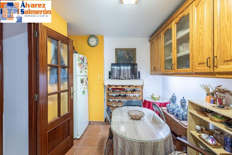 Foto 0b38ca5f-985d-4237-8766-617ea117a2dd. Casa aparellada amb calefacció aparcament a Polideportivo Alhendín