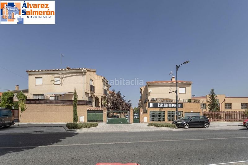 Foto 4bf6c0c6-c452-4f04-9a59-6afd997a2277. Casa aparellada amb calefacció aparcament a Polideportivo Alhendín