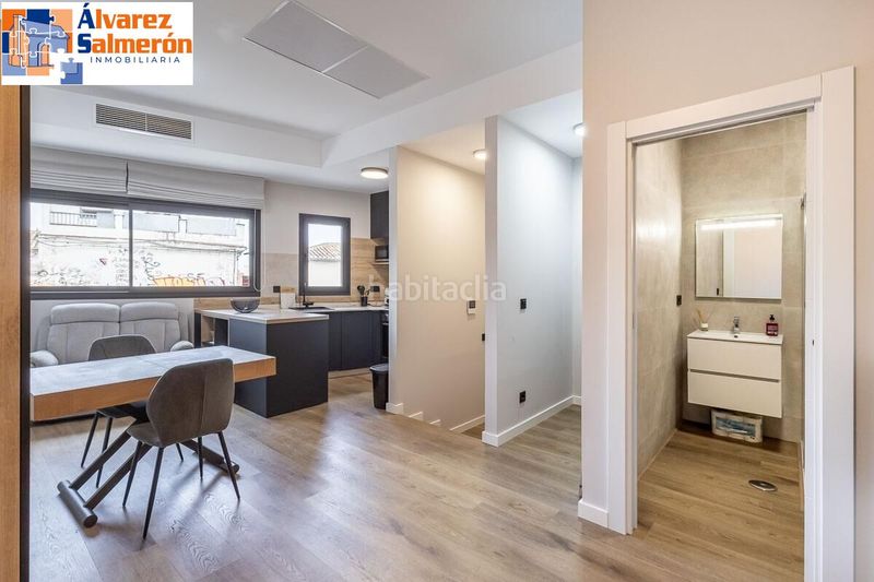 Foto 4a9ebb7e-28cc-45ec-9bb1-aa0efdb55fcb. Estudi amb aparcament a San Ildefonso Granada