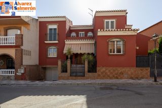 Xalet  Sol. Preciosa casa en ambroz lista para entrar