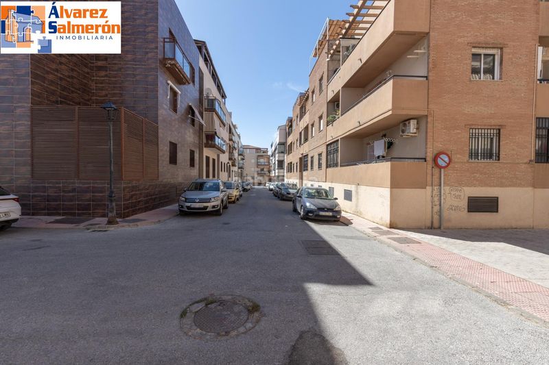 Foto 47b40771-32c8-47f6-906c-63b8150ff92c. Flat with parking in Atarfe