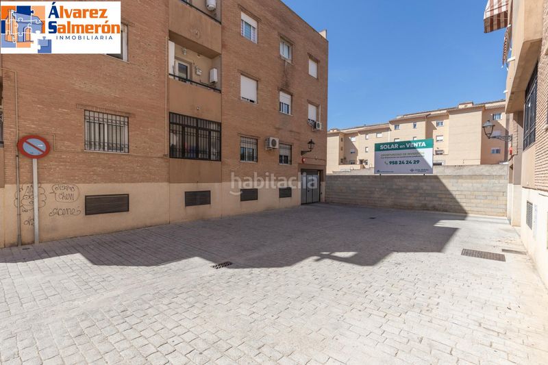 Foto ae8ceefa-bb26-401c-9740-1387f30cff08. Flat with parking in Atarfe