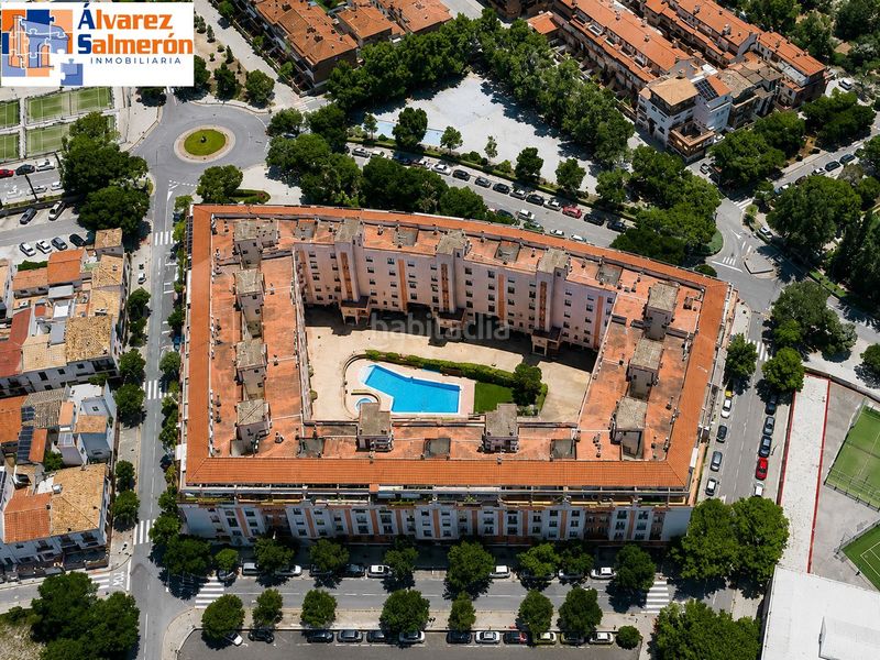 Foto ba0032e5-f420-4ce6-936c-521755ca536d. Pis amb aparcament piscina a Rosaleda - Juventud Granada