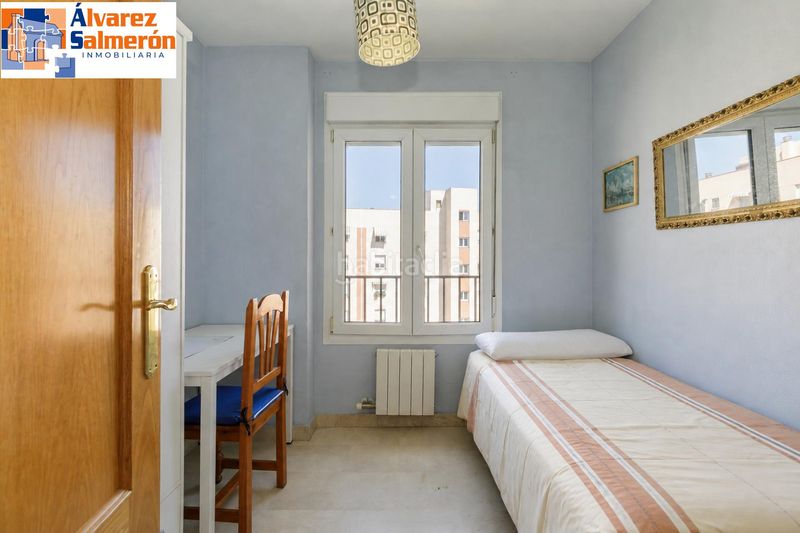 Foto ce506748-5663-4417-9ab6-8b439ae48ea4. Pis amb aparcament piscina a Rosaleda - Juventud Granada