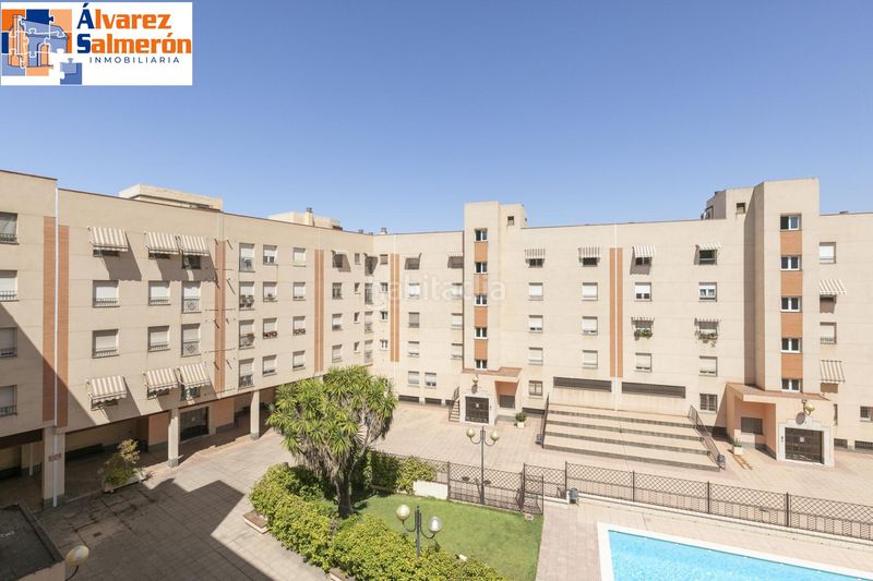 Foto f2a383da-7479-42eb-a240-48c9c33ceeec. Pis amb aparcament piscina a Rosaleda - Juventud Granada