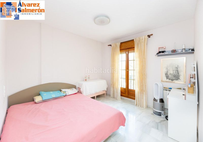 Foto b9fc1ea1-35ad-4d88-922f-139f0cb99985. Casa adossada amb piscina a Cájar