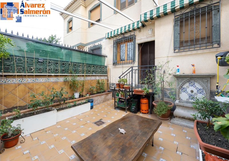 Foto cc38b9db-d3ec-4d24-9dc8-ff7118b64d55. Casa adossada amb piscina a Cájar