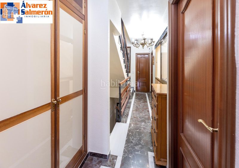Foto ffe310bd-8493-47ba-b23a-55a581661a8e. Casa adossada amb piscina a Cájar