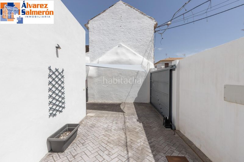Foto efbc2c5b-321a-46d9-a51e-d62fa43aa9ee. Casa amb calefacció aparcament a La Zubia Ciudad Zubia (La)