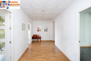 Penthouse in Camino de Ronda. Ático para entrar a vivir en rentabilidad