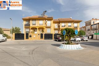 Maison à Polideportivo. Vivienda unifamiliar reformada en alhendín