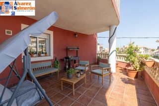 Appartement  Avenida de virgen del rosario. Piso con terraza de 31 m2 y cochera en el centro de hijar