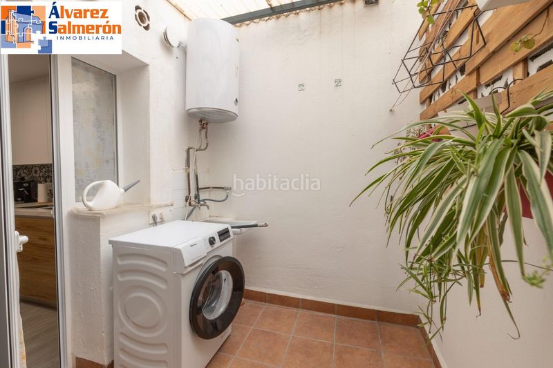 Foto 0cafd45f-665a-4130-bdf7-9440259f14c9. Casa adossada amb aparcament piscina a Cenes de la Vega