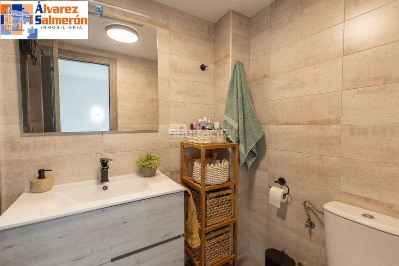 Foto 743cd8cd-ba9d-48cc-9286-23723d892695. Casa adossada amb aparcament piscina a Cenes de la Vega