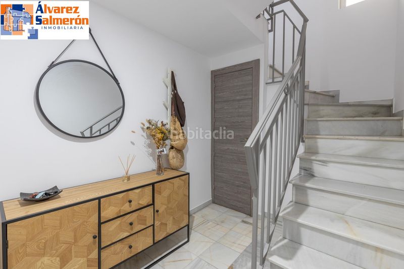 Foto e703a157-9604-4e36-9535-9342e9b1f3b3. Casa adossada amb aparcament piscina a Cenes de la Vega