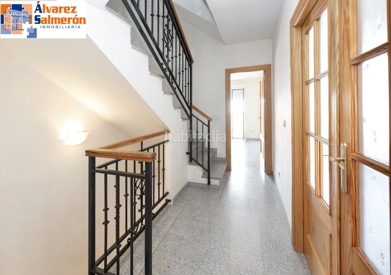 Foto b9b1d9b7-94db-4cc0-a8a9-d04c49621be4. Casa adossada amb aparcament a San Antón Armilla