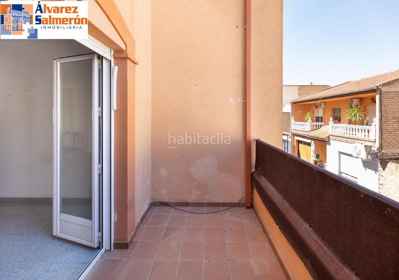 Foto f8b8b761-1b2d-4dbb-b4a6-379f63c55c45. Casa adossada amb aparcament a San Antón Armilla