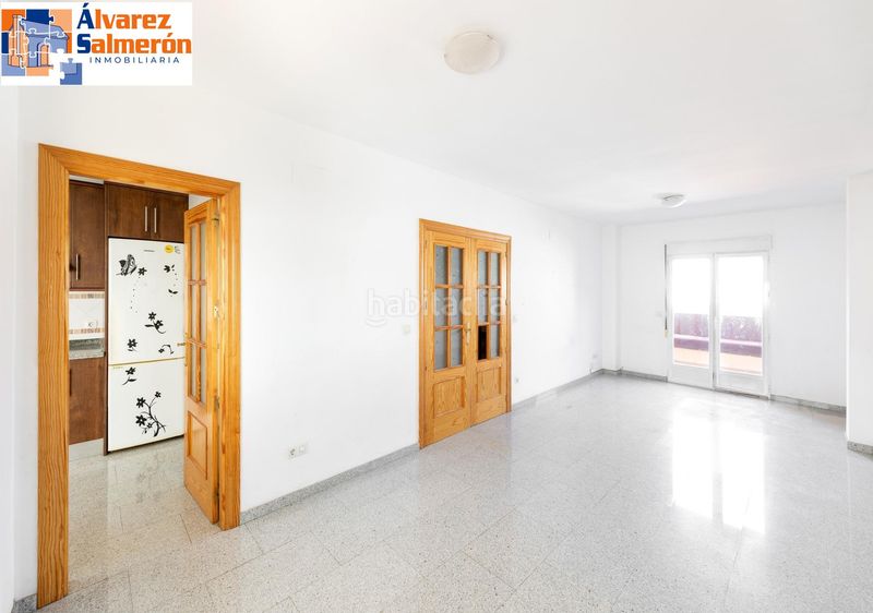 Foto fe423bc2-8a01-4495-8651-dc73cf12e53a. Casa adossada amb aparcament a San Antón Armilla
