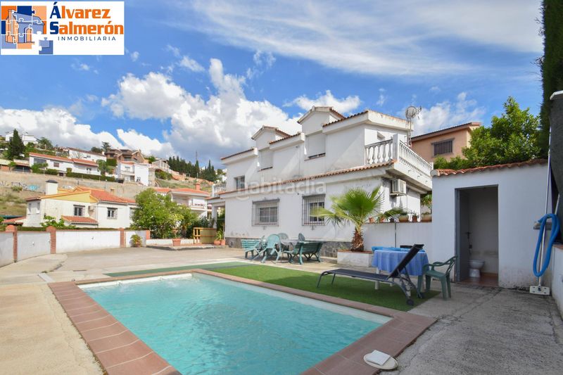 Foto db870f51-c743-413b-88c5-66c5375ce259. Chalet with pool in Barrio de la Vega Monachil