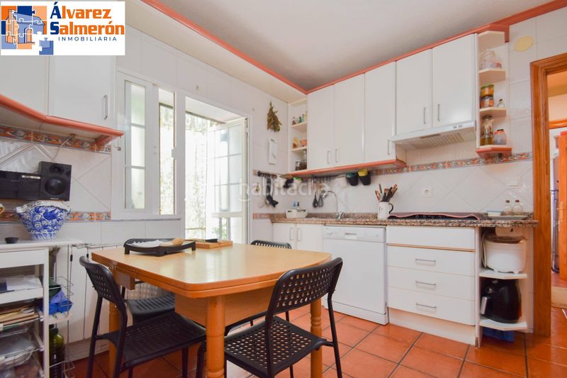 Foto fd76f240-e93b-4614-bdd2-9b009b9b98fa. Chalet with pool in Barrio de la Vega Monachil