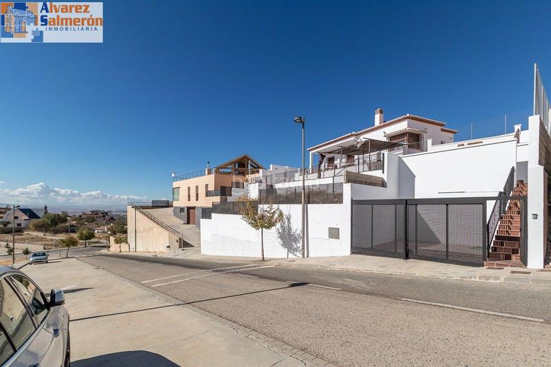 Foto d395d593-facb-4b72-8924-ea2b85323d00. Casa  una sola planta en Altos de la Zubia en Zubia (La)
