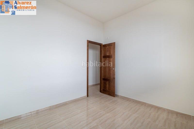 Foto fec94e8d-89f4-43a7-b9f4-f805747eaaf1. Casa  una sola planta en Altos de la Zubia en Zubia (La)