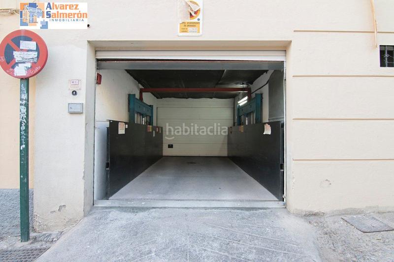 Foto d8d38eee-bf1d-4971-81b6-246dba7ead57. Aparcament cotxe a San Matías - Realejo Granada