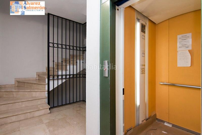 Foto dbacc950-7777-40b4-9ad0-f98208c7d365. Aparcament cotxe a San Matías - Realejo Granada