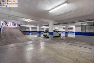 Aparcament cotxe  Calle almona de san juan de dios. Parking de 30 plazas en pleno centro de granada