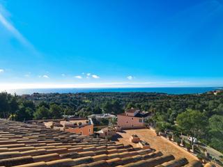 Penthouse in Cas Català-Illetes. Maravilloso ático en complejo de lujo de bendinat con gran terra