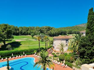 Apartamento en Cas Català-Illetes. Espacioso y luminoso ático con terraza y preciosas vistas al cam