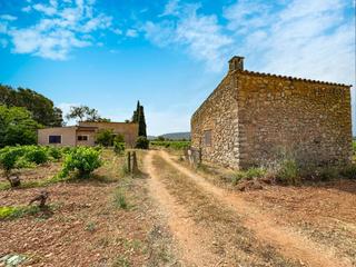 Maison à Santa María del Camí. Maravillosa finca rústica rodeada de vegetación ubicada a pocos