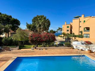 Apartament a Es Camp de Mar. Espacioso piso en segunda línea de camp de mar. amplia terraza c
