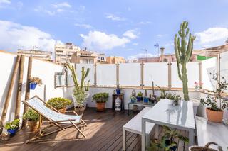 Duplex in El Mercat. Espacioso y luminoso ático dúplex con amplia terraza privada ubi