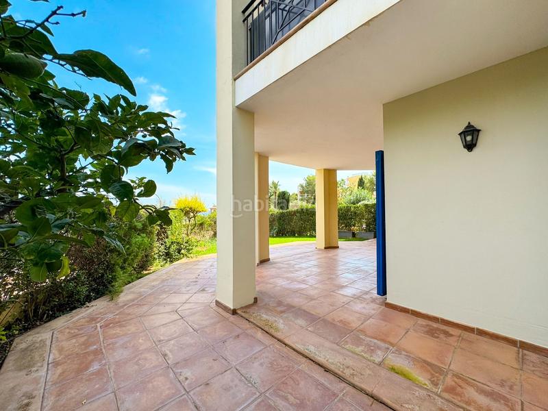 Foto 2e753853-197f-44f4-8f8a-58e95652230a. Apartamento magnífica planta baja con gran terraza con vistas parciales al mar y espectacular jardín privado en exclusivo complejo de bendinat en Calvià