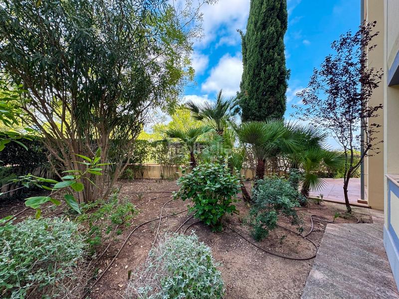 Foto 335b9660-8b6e-4685-8508-eab01fa54f37. Apartamento magnífica planta baja con gran terraza con vistas parciales al mar y espectacular jardín privado en exclusivo complejo de bendinat en Calvià