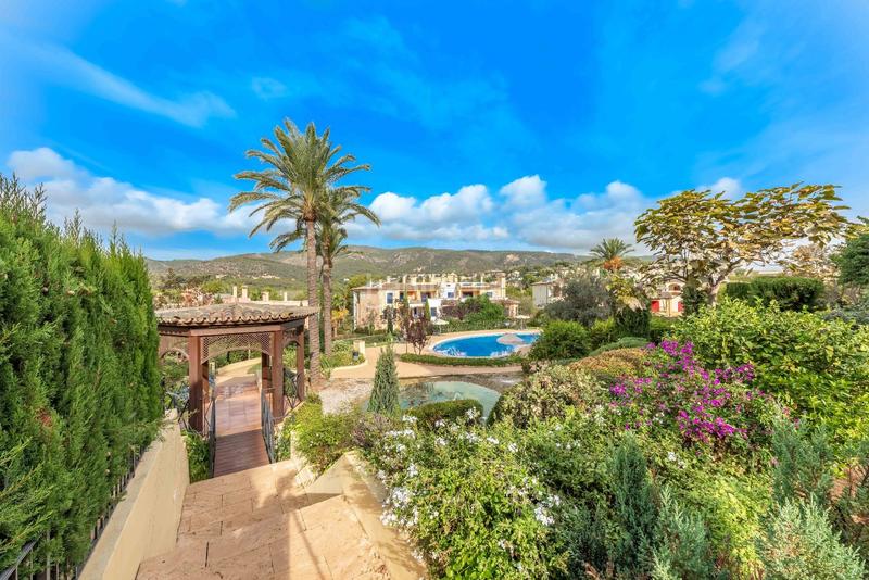 Foto 47e3439d-7fd7-41a8-a034-f14fb0fe321b. Apartamento magnífica planta baja con gran terraza con vistas parciales al mar y espectacular jardín privado en exclusivo complejo de bendinat en Calvià