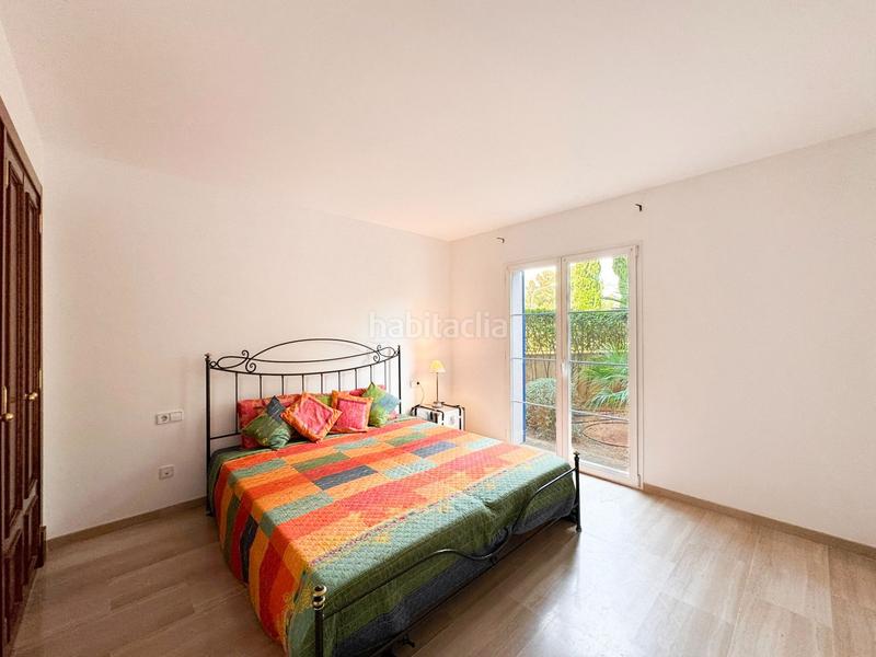 Foto 776a17b6-9406-4eff-b32b-ffcc38347958. Apartamento magnífica planta baja con gran terraza con vistas parciales al mar y espectacular jardín privado en exclusivo complejo de bendinat en Calvià