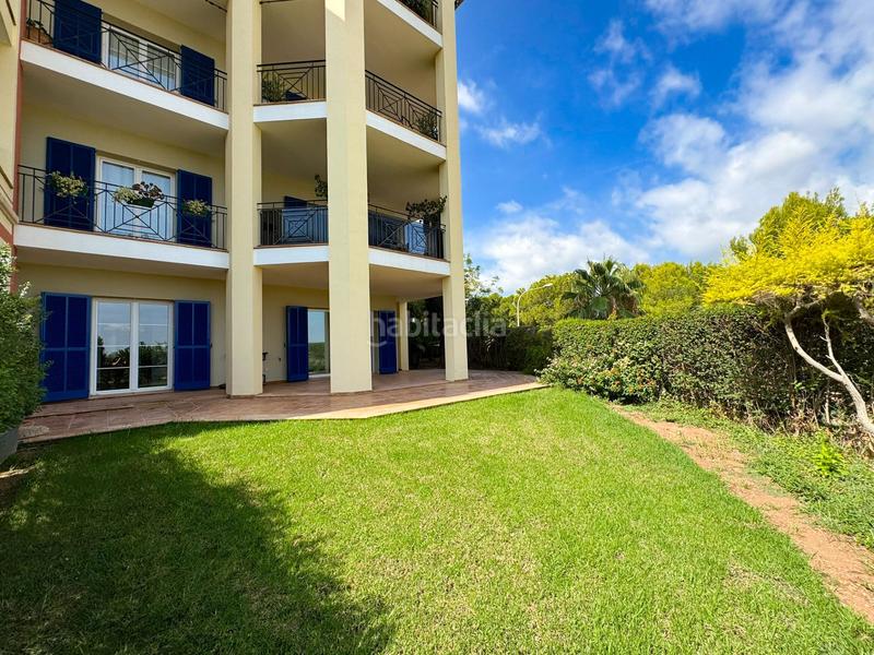 Foto 7cffdb59-80a0-4a2b-83d3-23d594a0a36c. Apartamento magnífica planta baja con gran terraza con vistas parciales al mar y espectacular jardín privado en exclusivo complejo de bendinat en Calvià