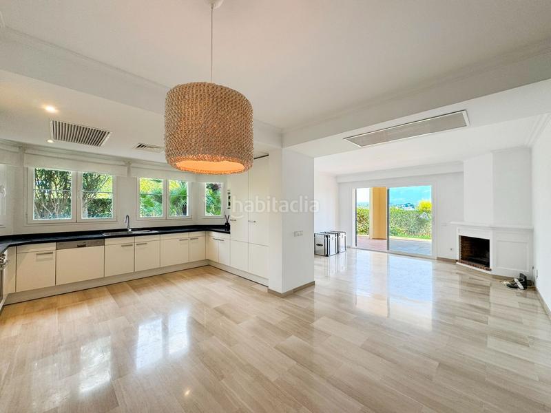 Foto 82b26603-036c-4dac-886e-a0a324f6d1ea. Apartamento magnífica planta baja con gran terraza con vistas parciales al mar y espectacular jardín privado en exclusivo complejo de bendinat en Calvià