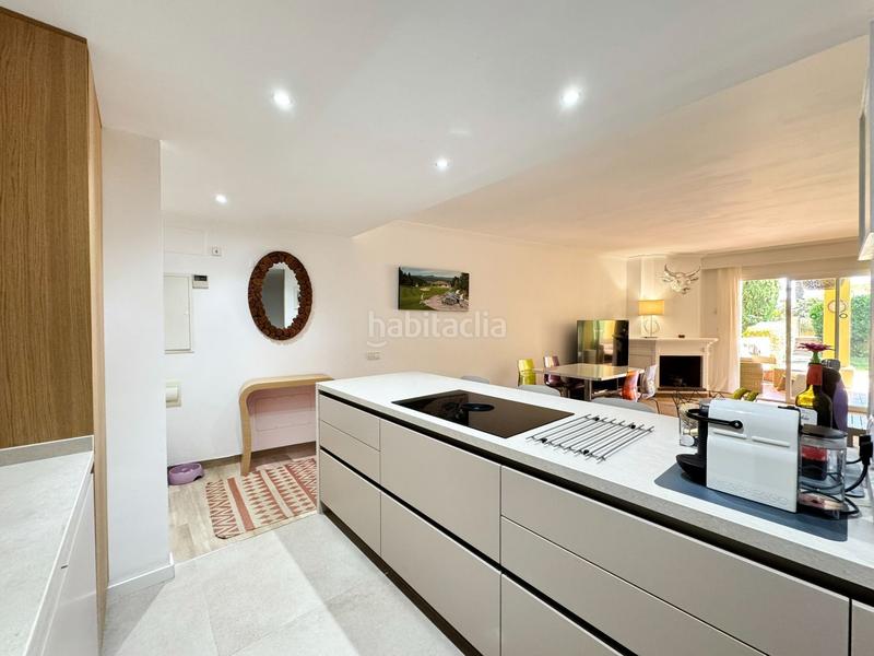 Foto 47ee0511-8bf2-4117-8080-c7fc851a3c0b. Apartamento maravillosa planta baja reformada con amplia terraza y jardines privado, en exclusivo complejo de bendinat. piscinas y extensos ja en Calvià